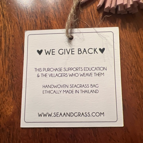 Natural Straw Clutch with Tassel-NWT-Sea & Grass - Picture 4 of 9